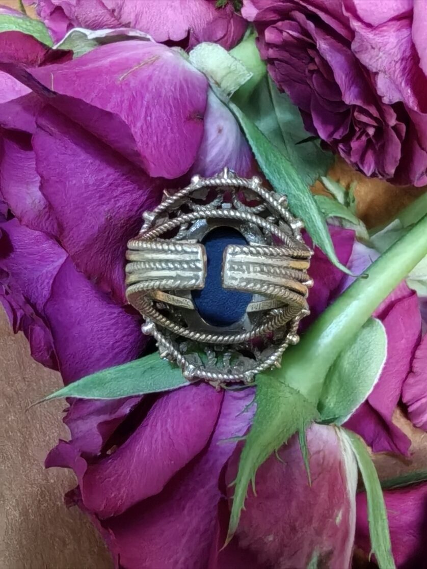 Ring three - Image 4