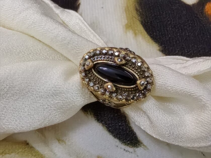 Black oval queen's ring