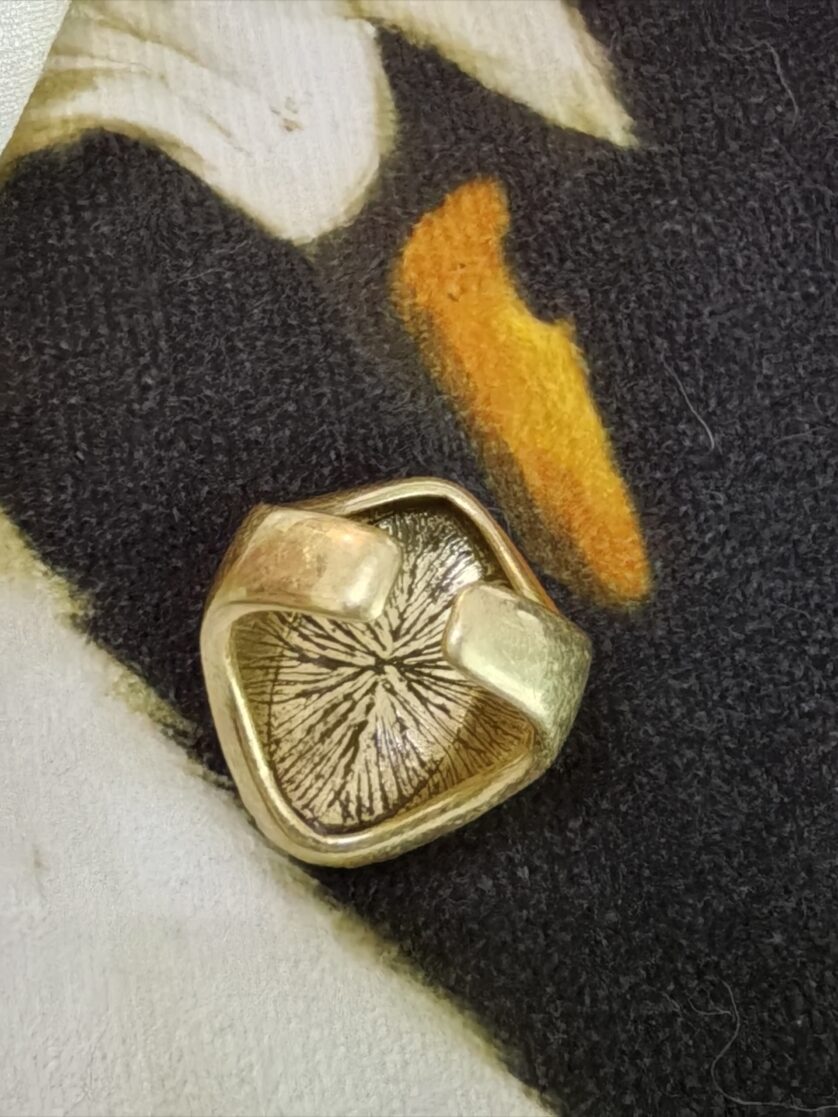 Black oval queen's ring - 图片 3