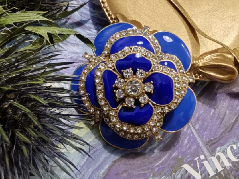 Brooch four