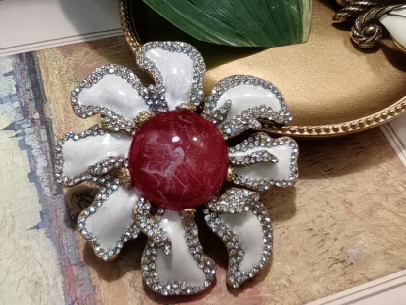 Brooch five - Image 2